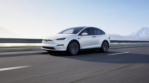 Tesla aumenta preços de seus carros em até R$ 30 mil