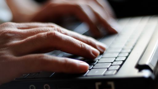 Para que serve a tecla Insert do teclado?