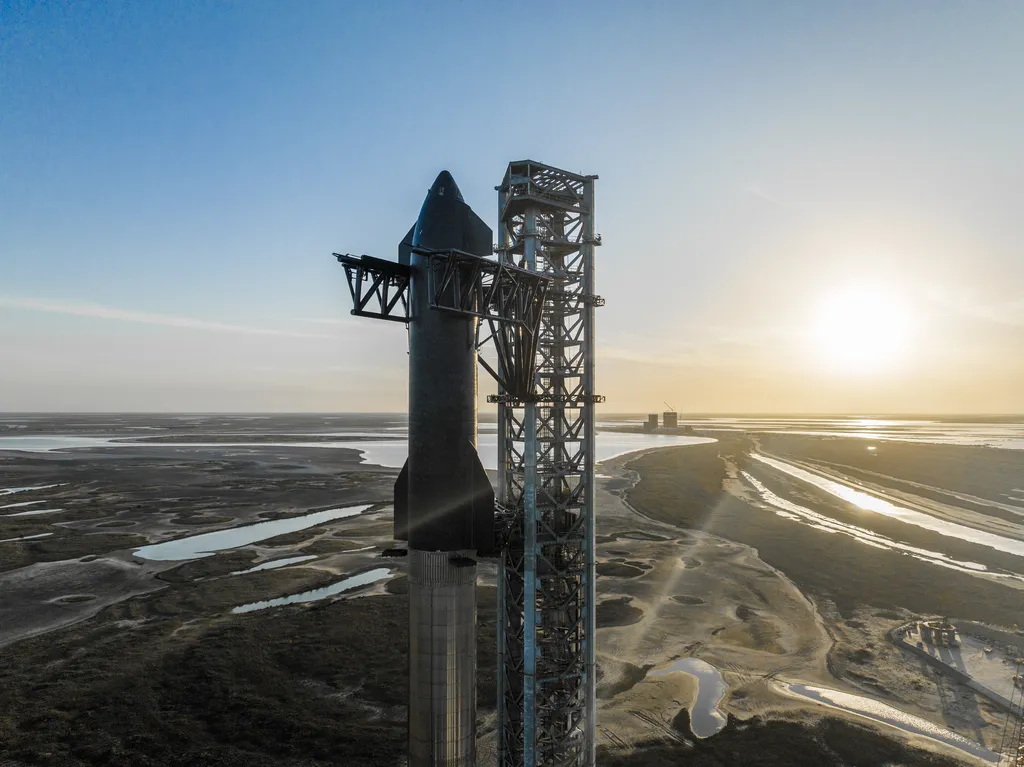 Juntos, Starship e Super Heavy formam um foguete com 120 metros de altura (Imagem: Reprodução/SpaceX)