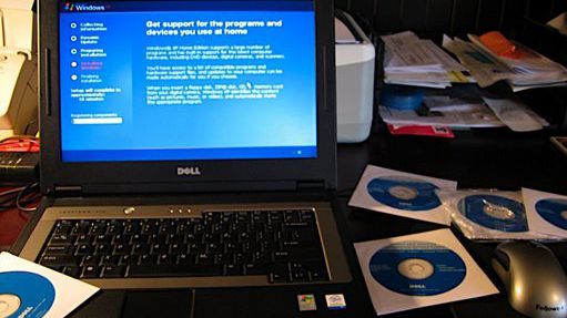 Ativista vai preso por vender discos de restauração do Windows