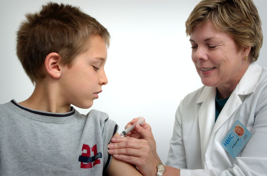 Seria uma vacina comum da infância uma aliada contra a COVID-19? (Imagem: CDC/Unsplash)