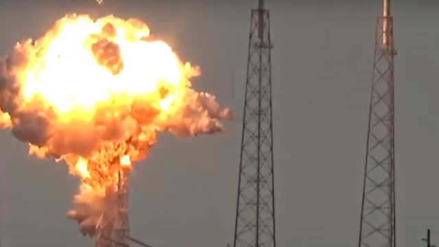 Vazamento de hélio pode ter causado explosão de foguete da SpaceX