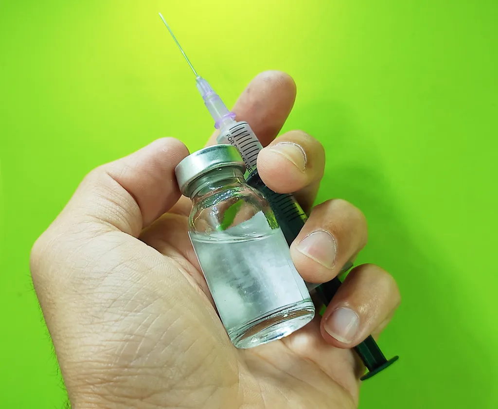Sinovac testa versão trivalente da vacina CoronaVac contra a covid (Imagem: Twenty20photos/Envato Elements)