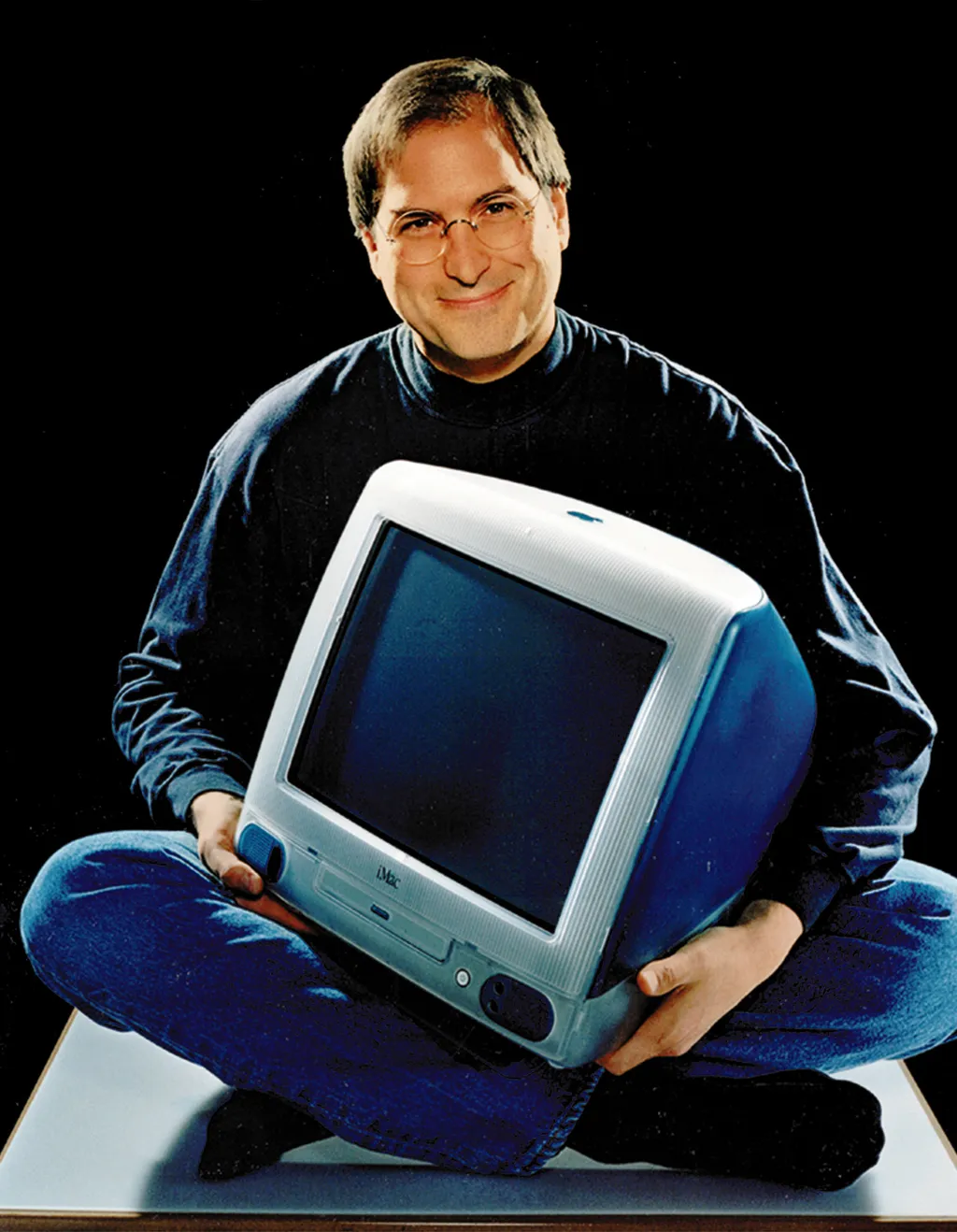 Steve Jobs fez história com o iMac, e em breve repetiria mais um marco histórico com o anúncio do iPod (Imagem: Reprodução/Newsweek)