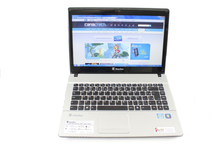 Notebook Itautec aberto