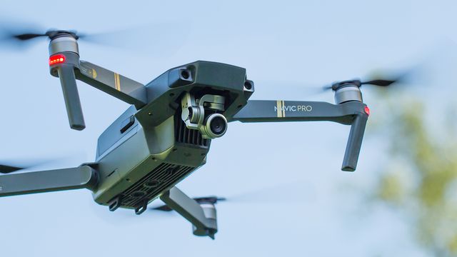 Exército dos Estados Unidos quer controlar drones por meio do pensamento