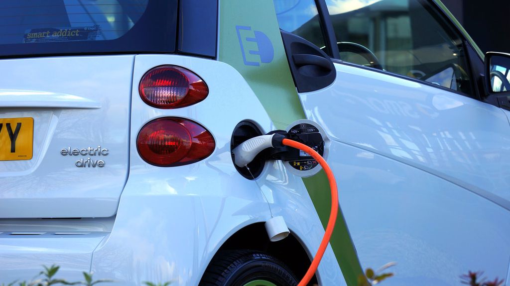 Pesquisas com consumidores indicaram um maior interesse em veículos elétricos (Imagem: Pexels)