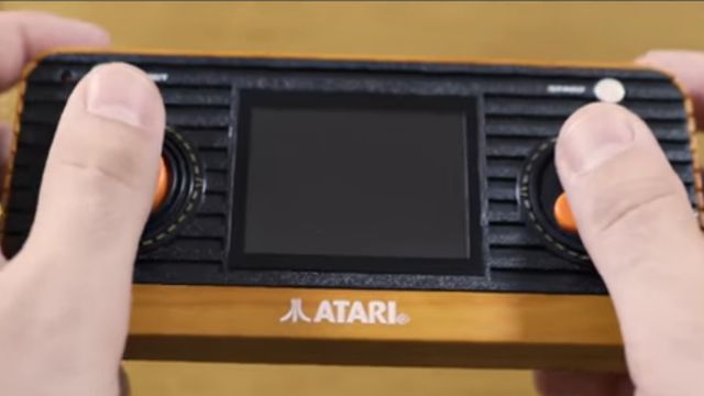 Atari anuncia console portátil baseado no Atari 2600