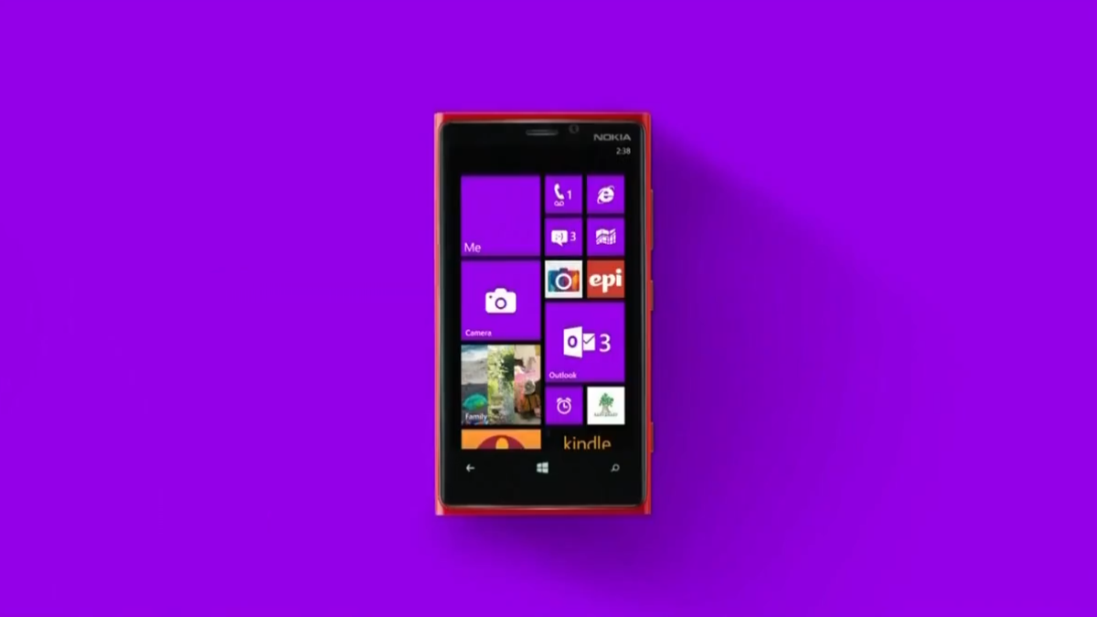 ‘Baú de memórias’: usuário revive celular antigo com Windows Phone e viraliza