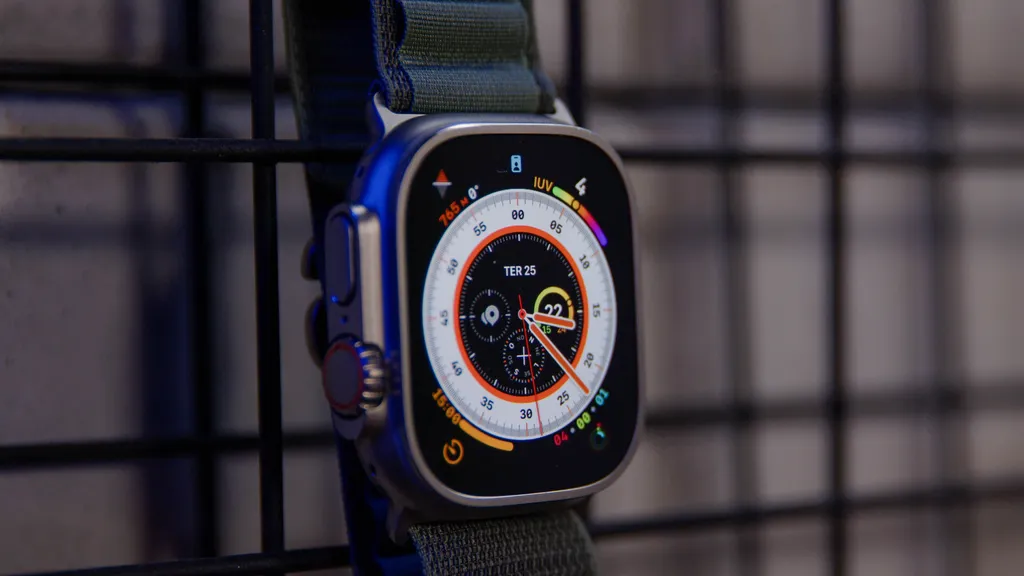 Tela OLED do Apple Watch Ultra (Imagem: Yuri Souza/Canaltech)