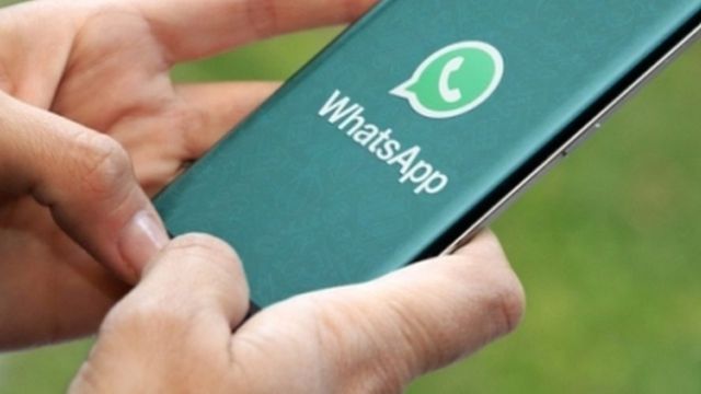 Gosta de stickers? WhatsApp vai facilitar a busca por adesivos