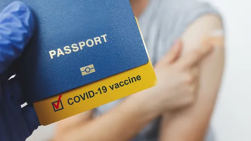 Governo passa a exigir "passaporte da vacina" para quem vier ao Brasil