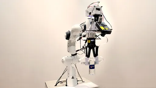 Quase humano: cérebro artificial ajuda robô a realizar tarefas complexas