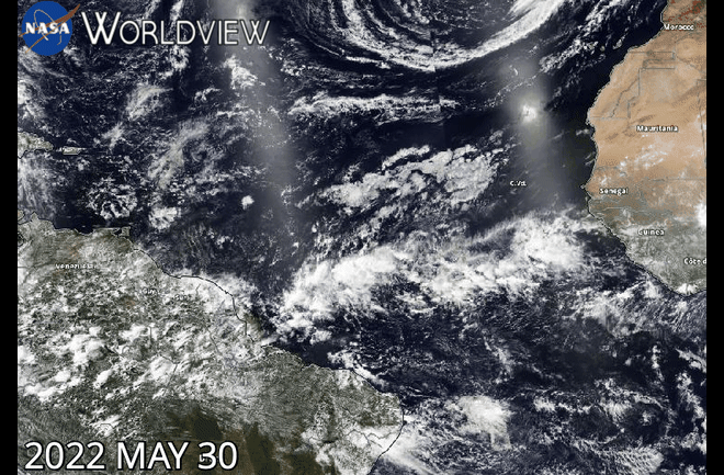 Desenvolvimento da nuvem de poeira entre 30 de maio e 6 de junho (Imagem: Reprodução/NASA Worldview)