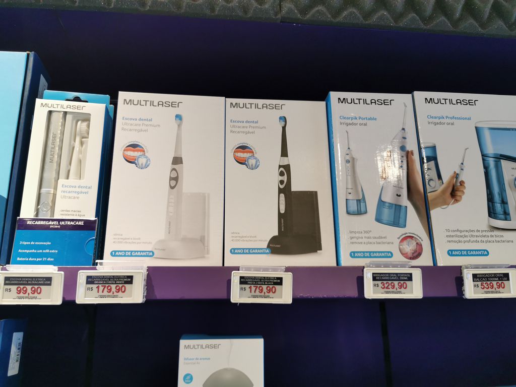Escovas de dente elétricas da Multilaser, que tem mais produtos de saúde e utilidades domésticas em sua loja (Foto: Felipe Junqueira)