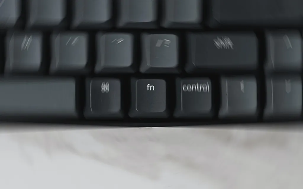 Tecla Fn no teclado libera atalhos nas configurações do computador (Imagem: Stefen Tan/Unsplash)