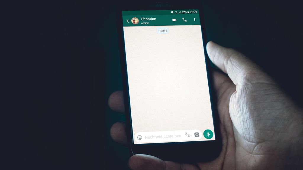 How to Program or Schedule Messages on WhatsApp