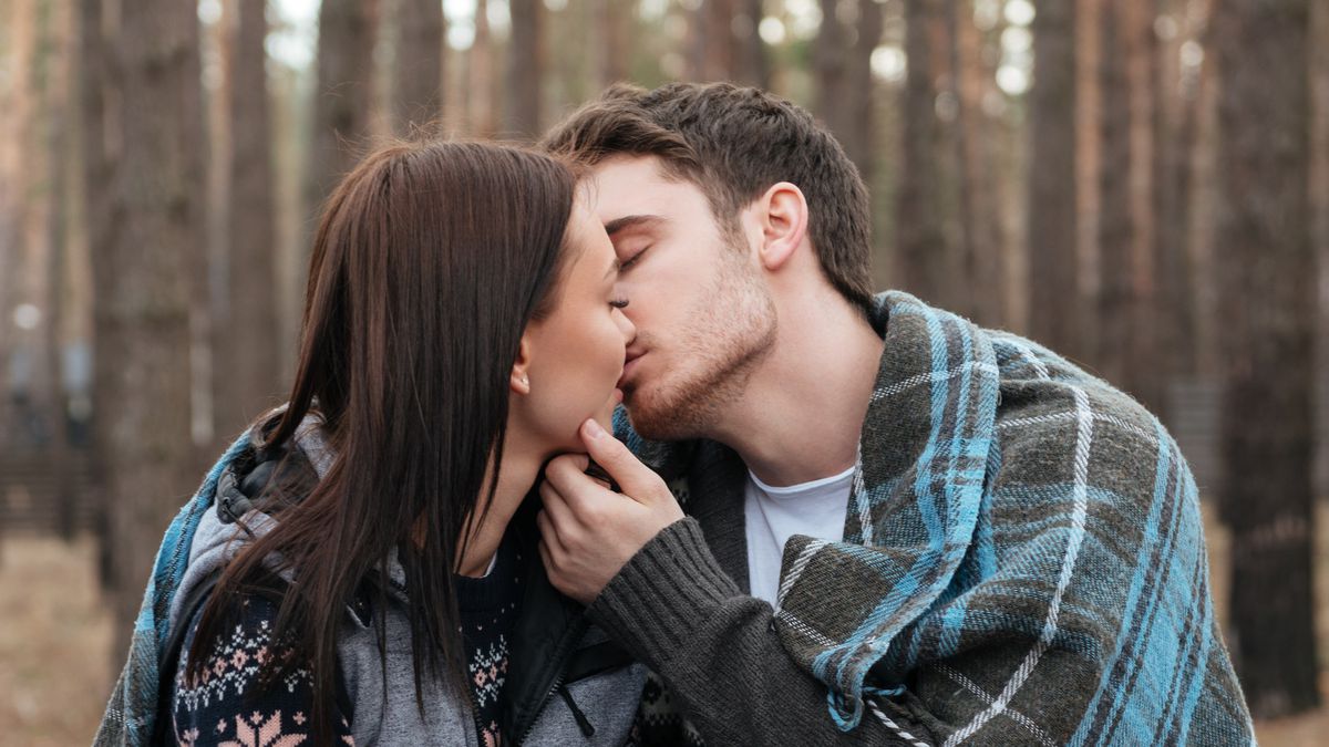 Pessoas com doença celíaca devem ter medo de beijar? Veja o que diz cientista