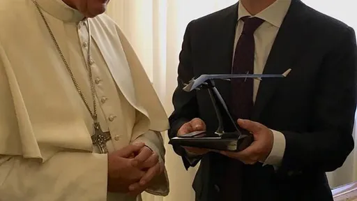 Papa Francisco recebe Mark Zuckerberg em reunião no Vaticano