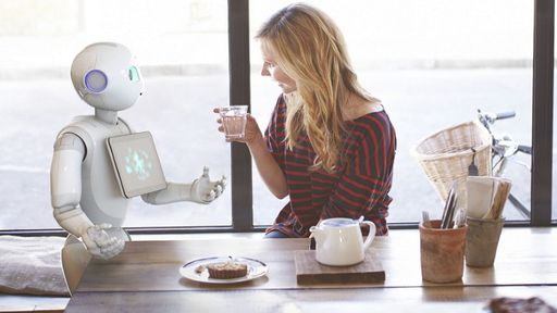 Sucesso no Japão, robô 'Pepper', da SoftBank, deve chegar aos EUA em breve
