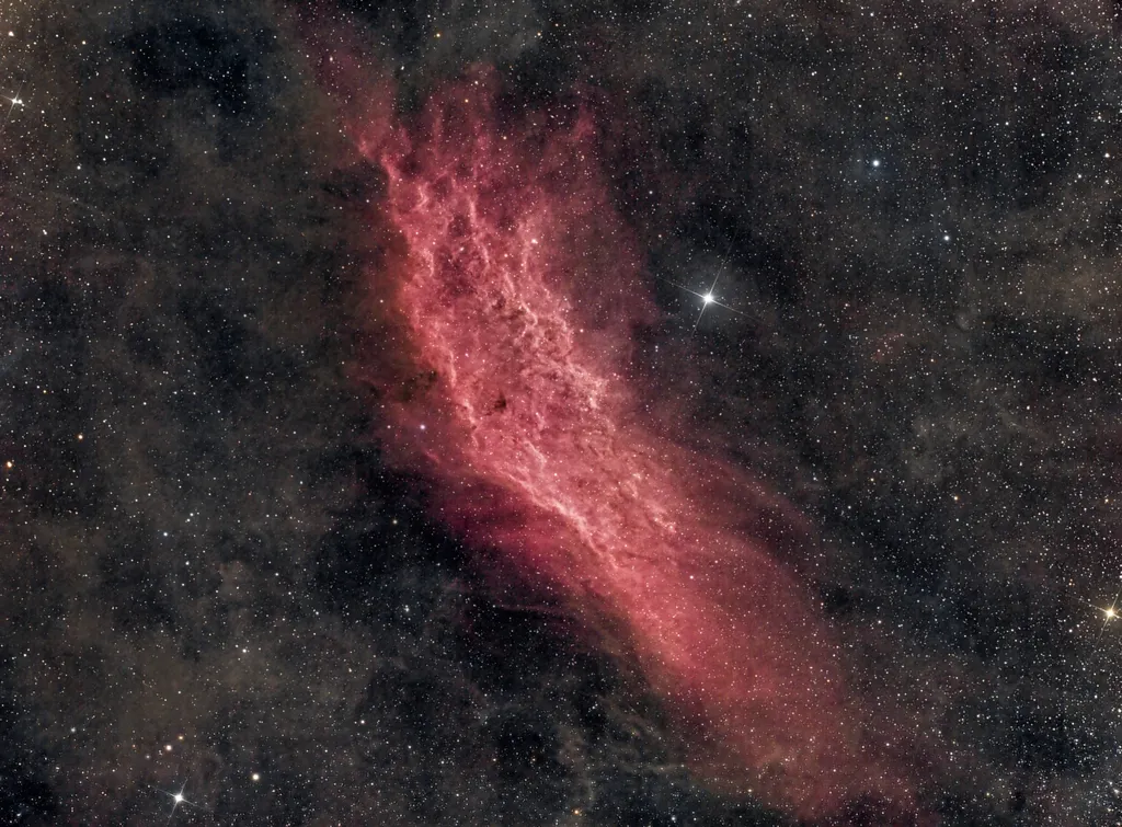 A Nebulosa da Califórnia fica a 1.500 anos-luz de nós (Imagem: Reprodução/Stephen Kennedy)
