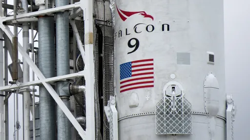 Entusiasta de aeromodelismo pousa miniatura do Falcon 9, da SpaceX, em piscina