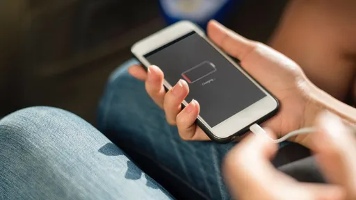 Procon-SP notifica Apple e Samsung pela falta de carregador em novos celulares