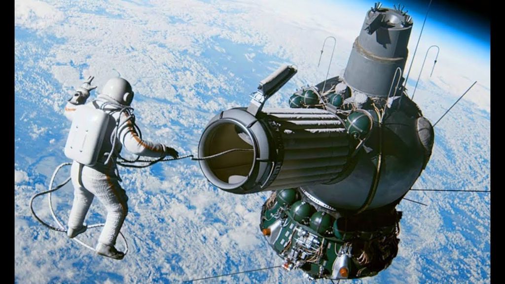 Primeira caminhada espacial da história, realizada durante a missão Voskhold 2