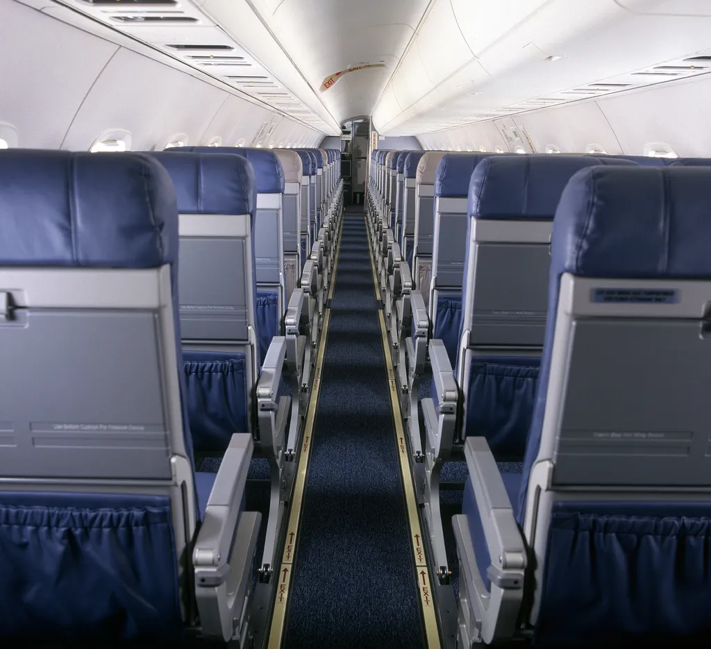 Passageiros do E190 e do E195 têm ainda mais espaço a bordo (Imagem: Divulgação/Embraer)