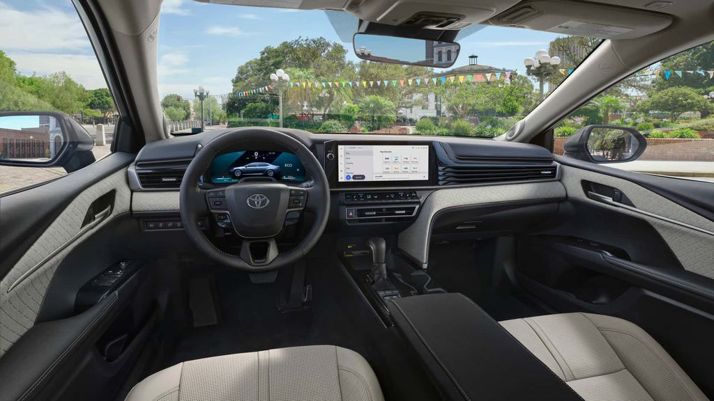 Camry 2025 tem excelentes recursos de segurança e assistência ao motorista (Imagem: Divulgação/Toyota)