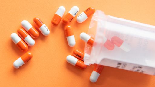 Tomar antibiótico na infância pode afetar desenvolvimento do cérebro, diz estudo
