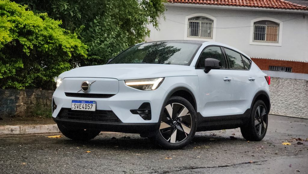 Volvo C40 entrou para o ranking dos 10 carros elétricos mais vendidos do Brasil em setembro de 2024 (Imagem: Felipe Ribeiro/Canaltech)