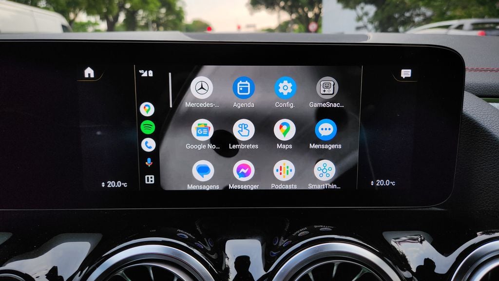 Android Auto tem a tela "cortada" no multimídia (Imagem: Felipe Ribeiro/Canaltech)