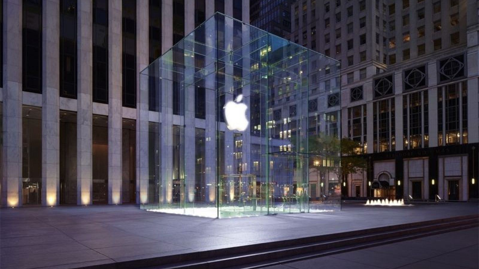 Obras da Apple Fifth Avenue, em Nova York, deverão terminar neste