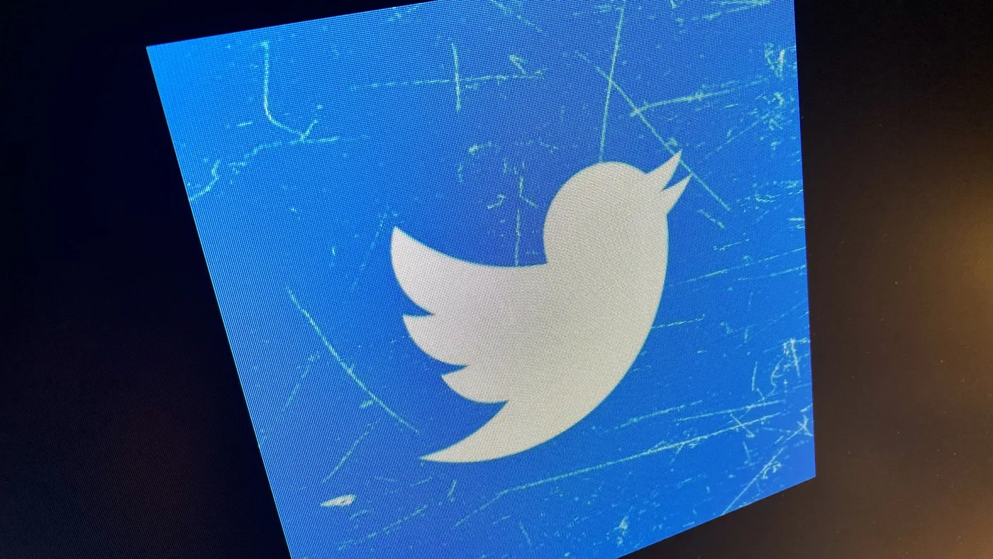 Twitter may let you “untag” yourself from threads on the social network