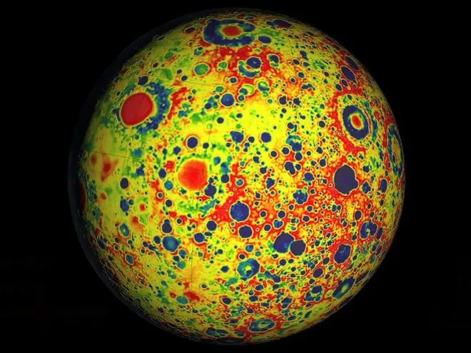 Mapeamento da Lua com dados da espaçonave GRAIL da NASA, que mostra diferenças no campo de gravidade lunar (Crédito da imagem: NASA/JPL-Caltech/MIT/GSFC)