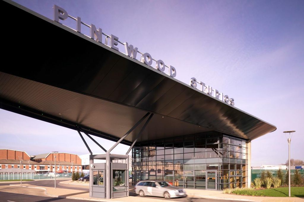 Pinewood Studios, um dos maiores estúdios britânicos (Imagem: Divulgação)