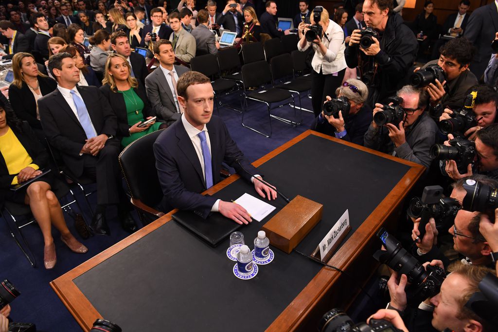 O CEO do Facebook, Mark Zuckerberg, em audiência no Senado americano, durante investigações do caso Cambridge Analytica