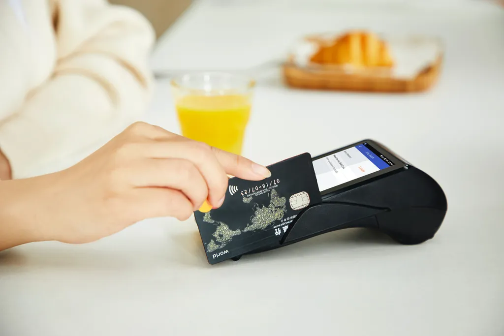 Fintech Zippi oferece cartão de crédito com fatura semanal para autônomos (Imagem: Reprodução/Mark OFlynn/Unsplash)