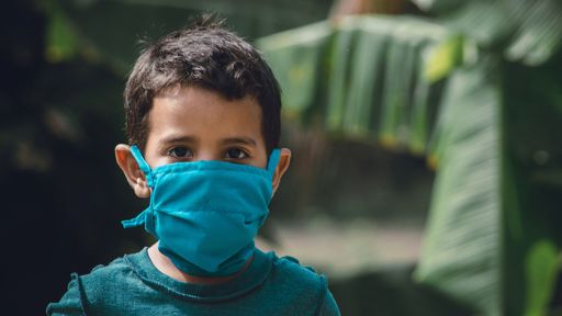 COVID-19: é hora de voltar para a escola? Infectologista pediátrica responde