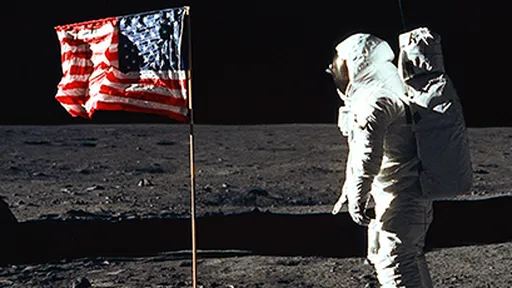 Acredite: bandeiras dos EUA, fincadas em 1969, continuam de pé na Lua!