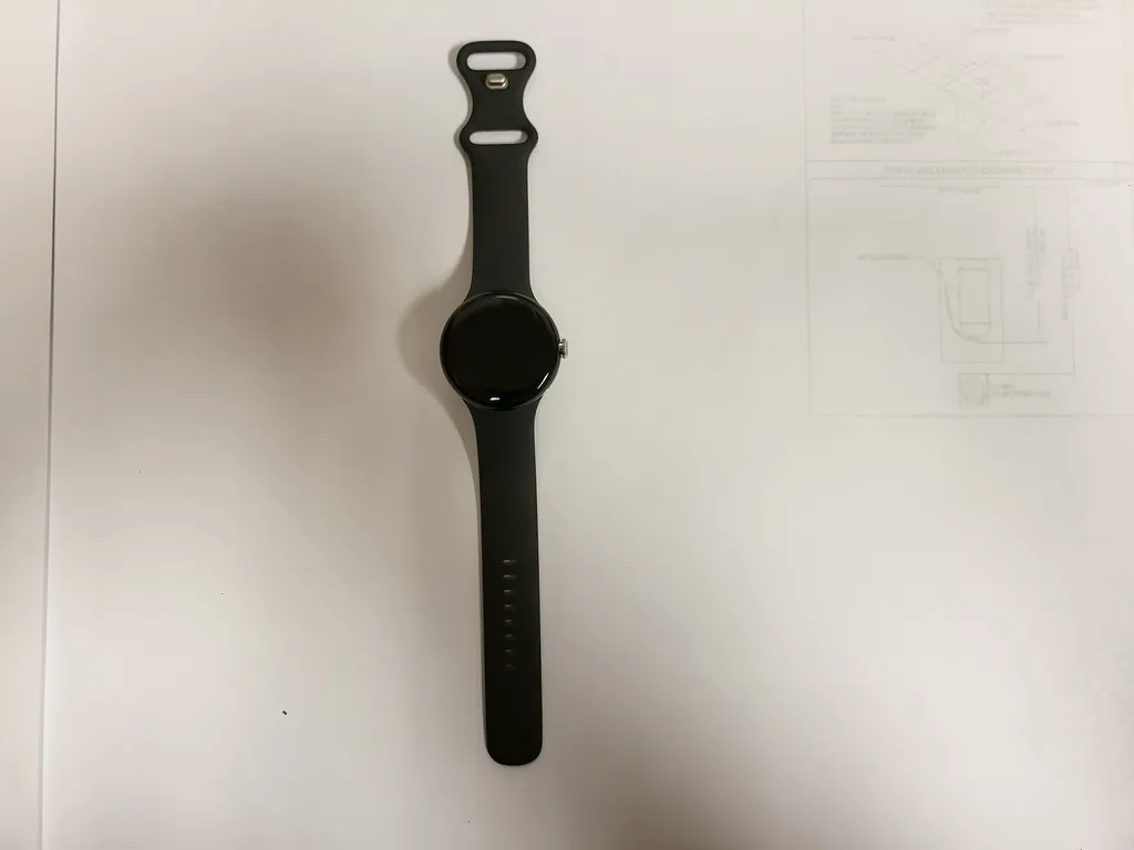 De posse da pulseira, tagtech414 realizou mais alguns testes com o Pixel Watch e afirmou que o dispositivo seria o relógio mais confortável que já utilizou (Imagem: tagtech414/Reddit)