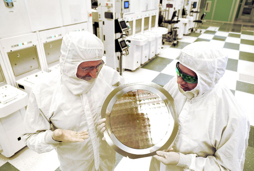 IBM produz chips na nanoescala para potencializar processadores. Imagem: Divulgação / IBM