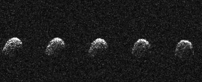 Imagens do 4660 Nereus feitas com o telescópio de Arecibo em 2002 (Imagem: Reprodução/NASA/JPL-Caltech)