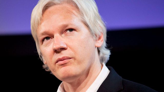 Em videoconferência, Assange apoia decisão de Dilma de cancelar viagem aos EUA