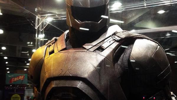 Detalhes do visual dos heróis de "Batman vs Superman" é destaque na Comic-Con