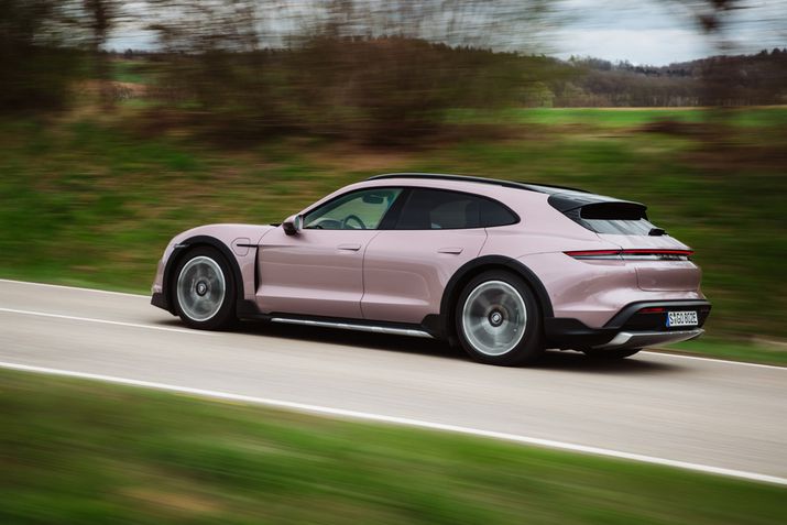 Porsche Taycan Cross Turismo