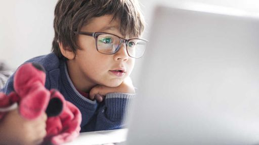 Liberadas mais de mil aulas para alunos do Fundamental e Médio no YouTube