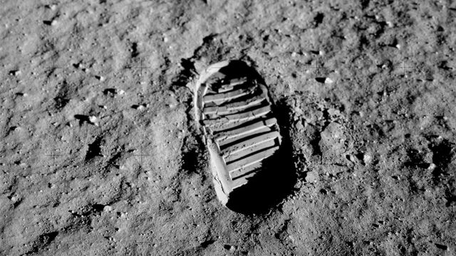 Arquivo fotográfico da missão Apollo 11 exibe fotos inéditas — e fora de foco
