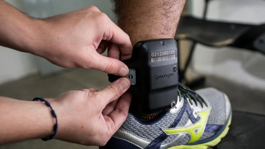 Como funciona uma tornozeleira eletrônica? Equipamento tem GPS em tempo ...